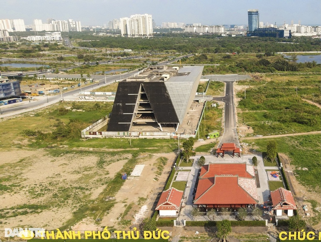 Số phận trung tâm triển lãm 800 tỷ đồng đắp chiếu hơn 7 năm ở TPHCM - 1 Số phận trung tâm triển lãm 800 tỷ đồng đắp chiếu hơn 7 năm ở TPHCM - 1