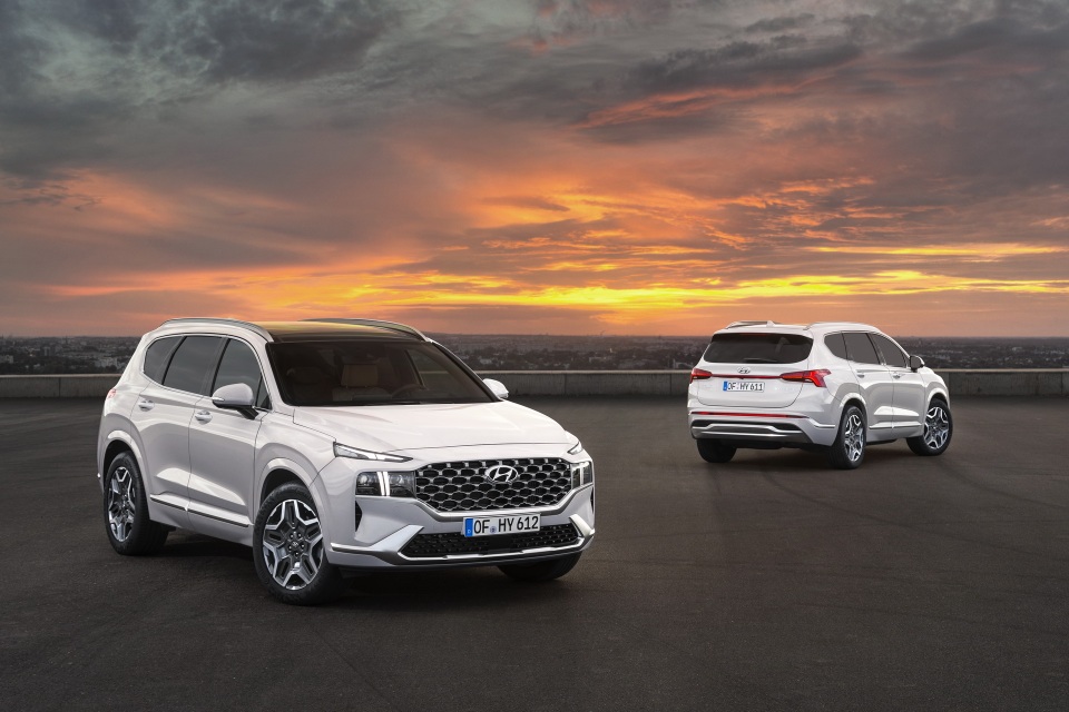 Lộ diện Hyundai Santa Fe 2021 - Dùng tiểu xảo để gia tăng kích thước - 17 Lộ diện Hyundai Santa Fe 2021 - Dùng tiểu xảo để gia tăng kích thước - 17
