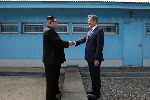 Hàn Quốc xem xét ngừng gọi Triều Tiên là "kẻ thù"