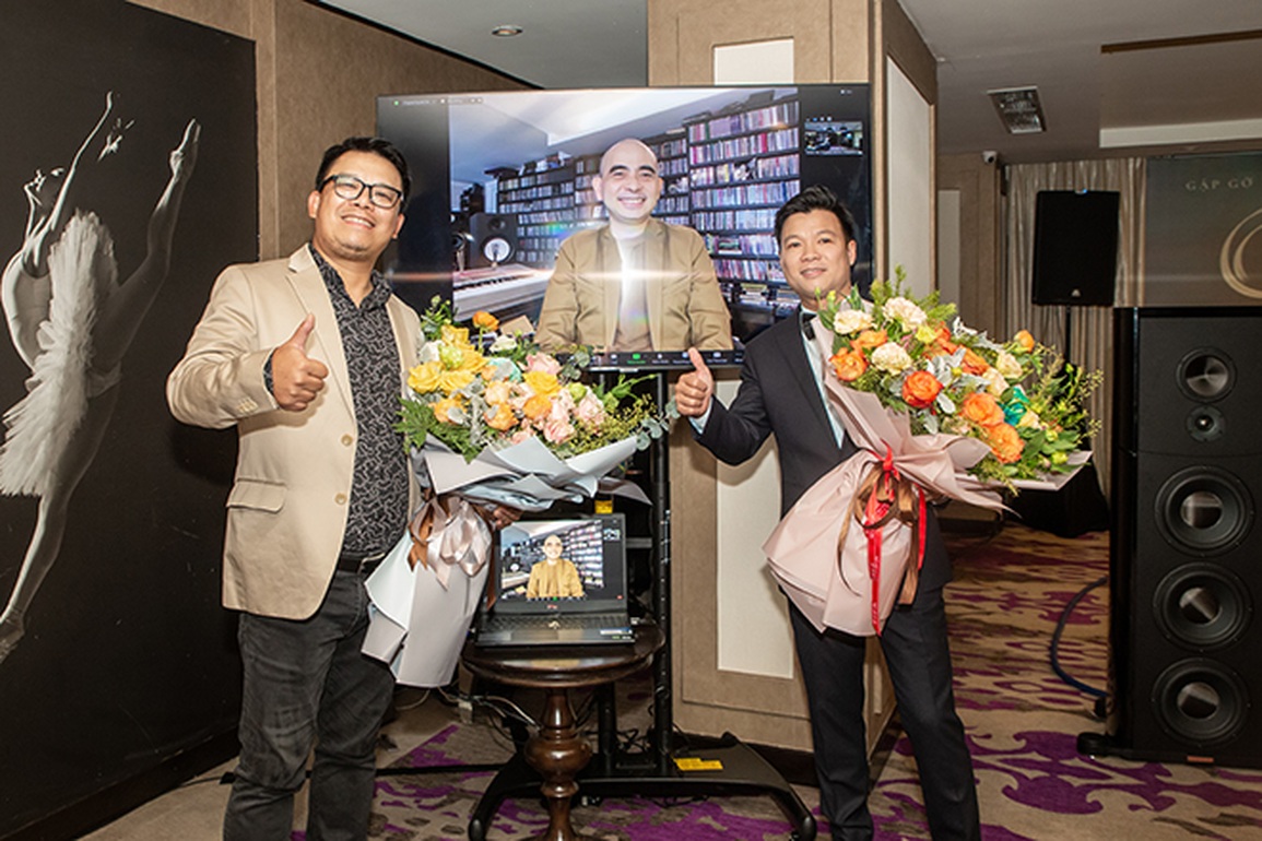 Vũ Thắng Lợi ra mắt đĩa than dòng nhạc quê hương - 2 Vũ Thắng Lợi ra mắt đĩa than dòng nhạc quê hương - 2