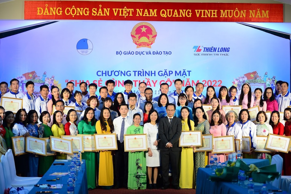 Mong hạn chế giáo viên bỏ việc vì lý do không đảm bảo điều kiện kinh tế - 3 Mong hạn chế giáo viên bỏ việc vì lý do không đảm bảo điều kiện kinh tế - 3