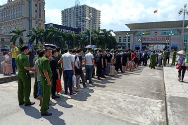 28 đối tượng Trung Quốc bị công an Quảng Ninh bắt vì… lập sàn chứng khoán giả