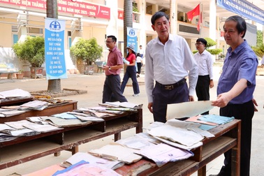 Bộ trưởng Giáo dục yêu cầu cấp đủ SGK còn thiếu cho học sinh Thái Nguyên