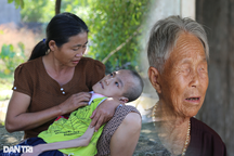 Chồng mất vì ung thư, vợ chật vật nuôi mẹ mù, con nằm một chỗ