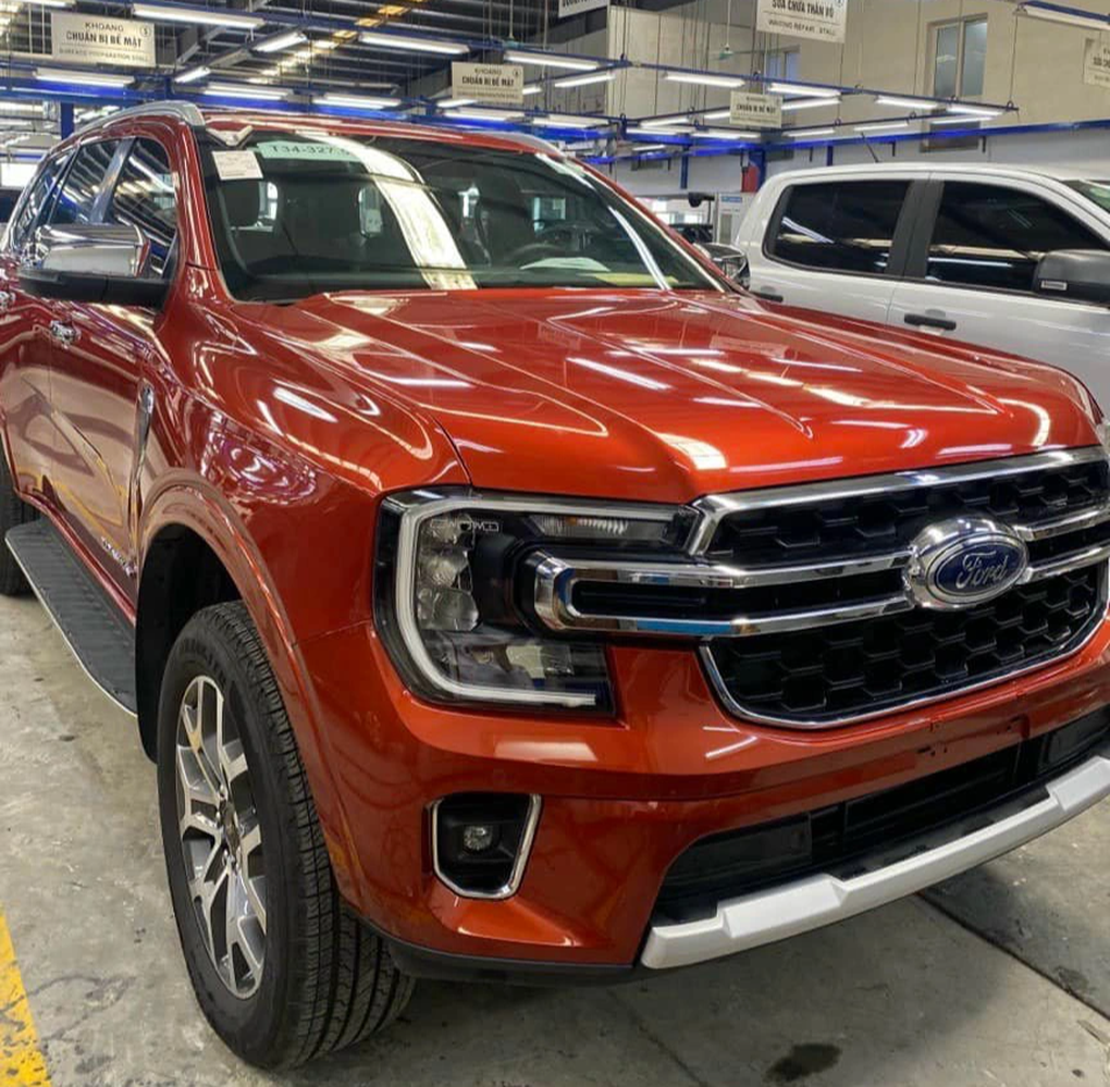 Ford Everest 2023 sắp bán tại Việt Nam, giá dự kiến ngang Toyota Fortuner - 1 Ford Everest 2023 sắp bán tại Việt Nam, giá dự kiến ngang Toyota Fortuner - 1