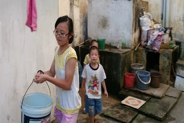 Người Hà Nội tính chuyện khoan giếng vì mất nước kéo dài