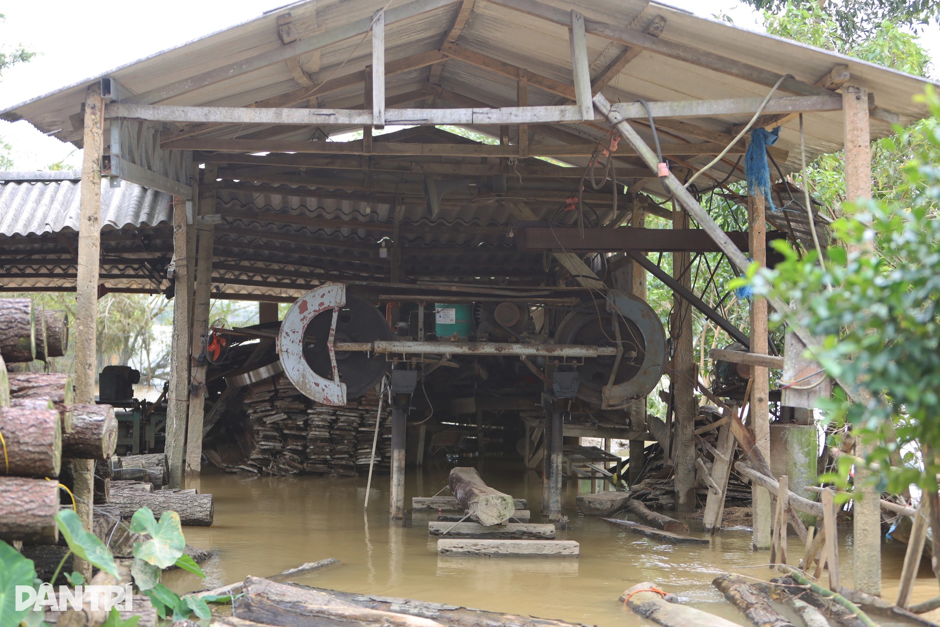 Bên trong ngôi làng bị cô lập triền miên bởi nước lụt - 12 Bên trong ngôi làng bị cô lập triền miên bởi nước lụt - 12