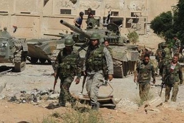 Mỹ thả IS đánh Deir-ez-Zor, Syria gặp thế trận kép