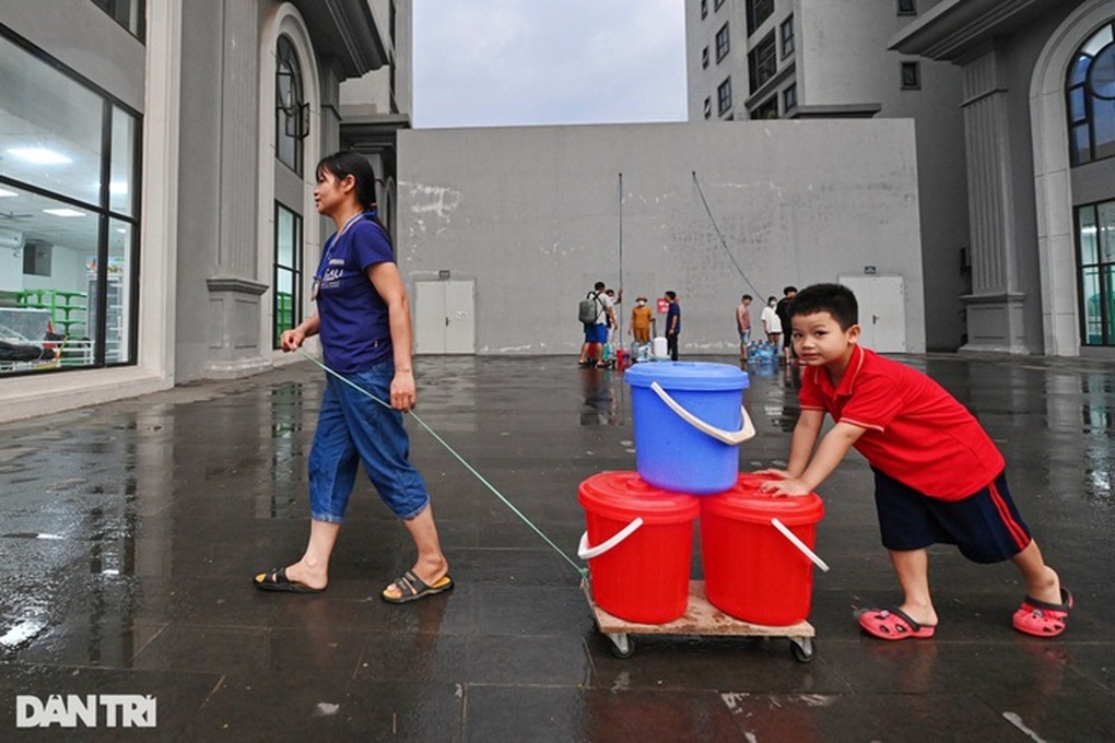 Hàng loạt quận, huyện ở Hà Nội nguy cơ thiếu nước sạch mùa hè - 1 Hàng loạt quận, huyện ở Hà Nội nguy cơ thiếu nước sạch mùa hè - 1
