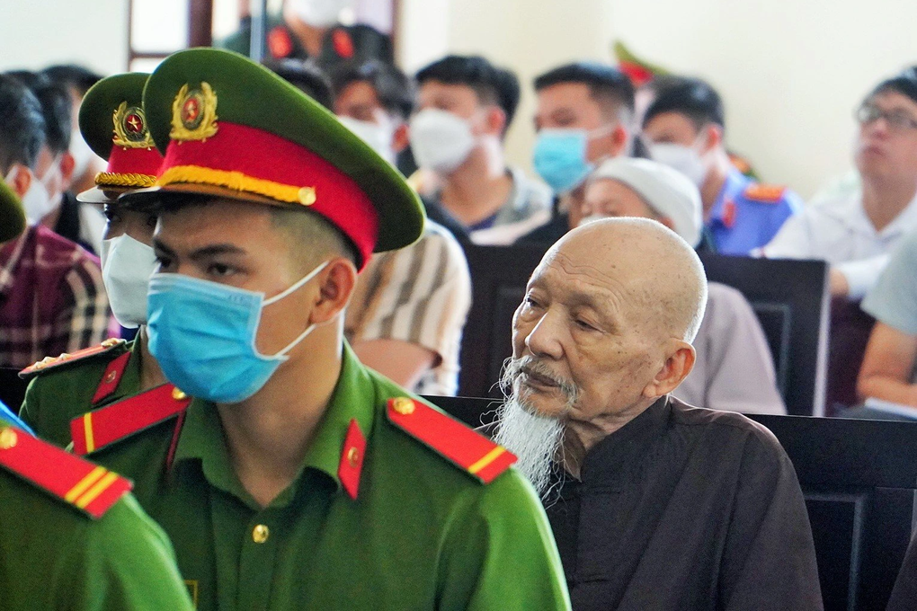 Hoãn phiên tòa xét xử nhóm người ở Tịnh thất Bồng Lai - 6 Hoãn phiên tòa xét xử nhóm người ở Tịnh thất Bồng Lai - 6