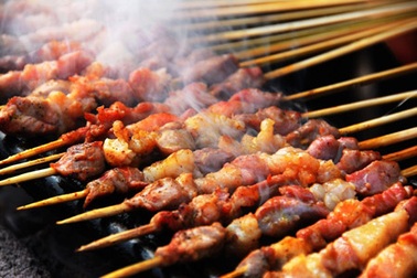 Treo đầu dê, bán thịt... vịt