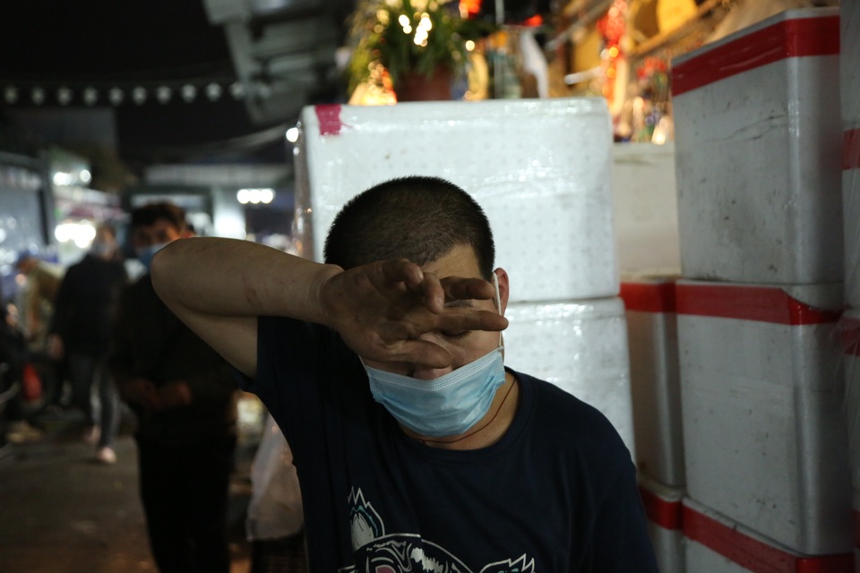 Hà Nội: Cửu vạn gồng mình kiếm thu nhập gấp 3 lần trong ngày cận Tết - 9