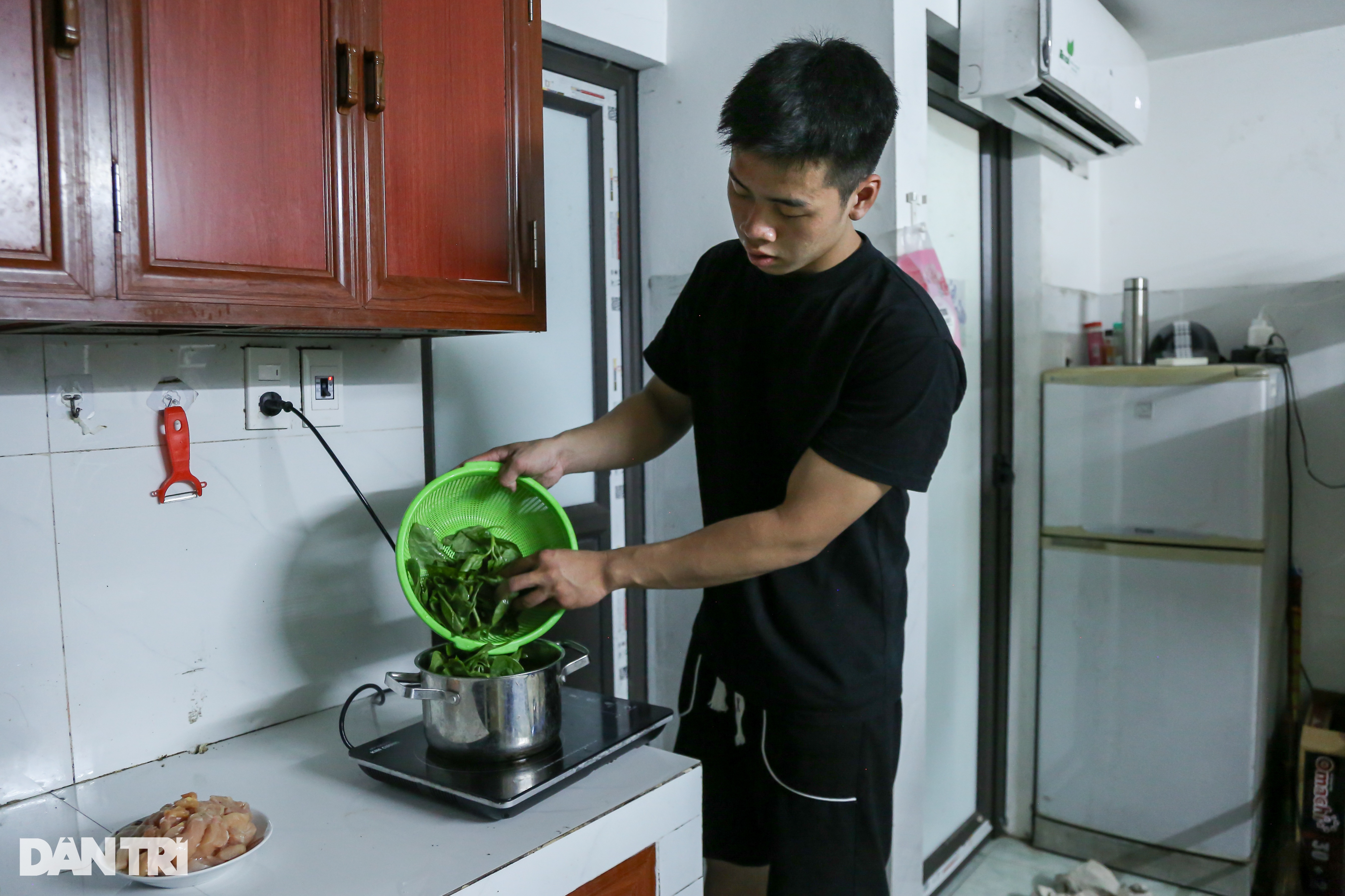 Thức khuya, coi nước tăng lực là thần dược, Gen Z 18 tuổi suy thận - 2