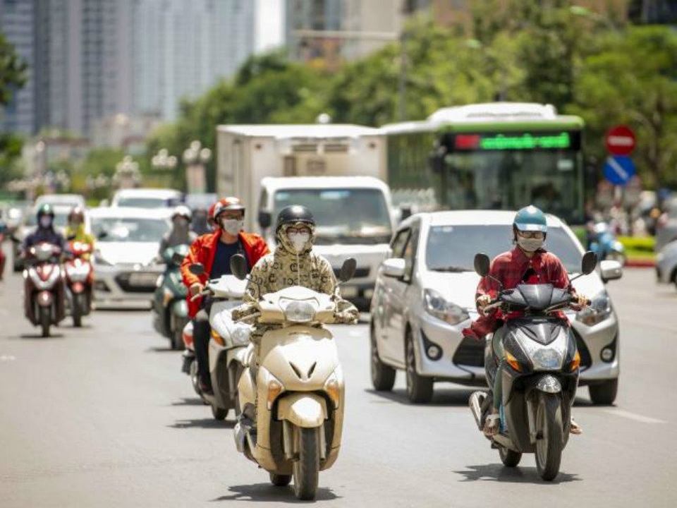 31/5, Hà Nội thêm một ngày cao điểm nắng nóng - 1 31/5, Hà Nội thêm một ngày cao điểm nắng nóng - 1