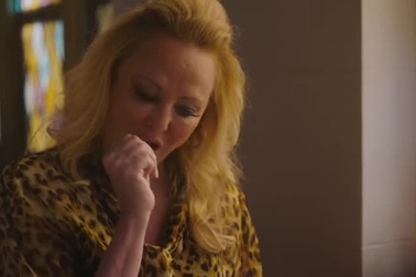 Trailer phim "Lola" - phim đầu tay của Nicola Peltz