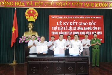 Ra Chỉ thị nghiêm cấm cán bộ “nhũng nhiễu” người dân và doanh nghiệp