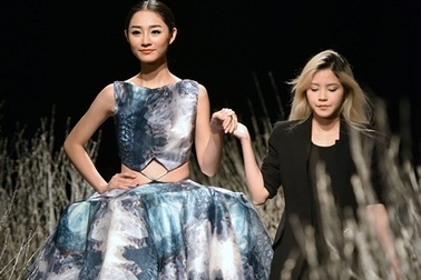 NTK Minh Hạnh bất ngờ với những bộ sưu tập “khủng khiếp”