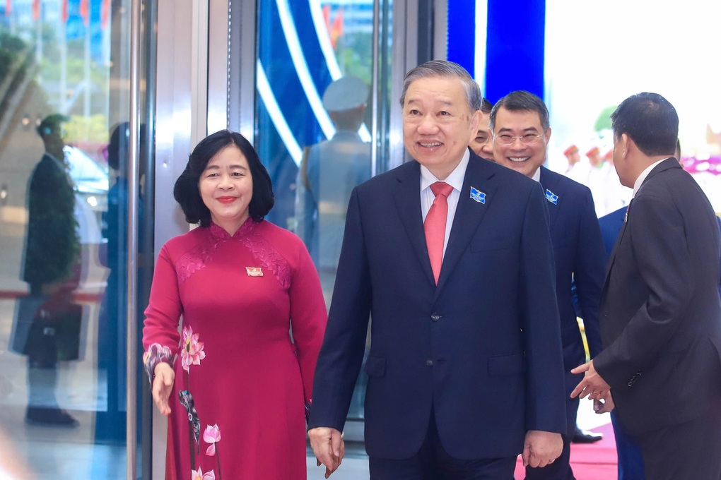 Generalsekretær To Lam deltar på åpningssesjonen til partikongressen i Hanoi - 1 Tổng Bí thư Tô Lâm dự phiên khai mạc Đại hội Đảng bộ Hà Nội - 1