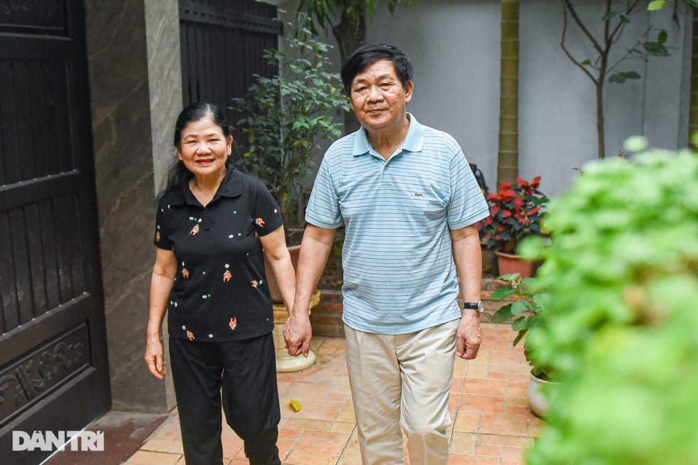 Vị tướng tài ba kể chuyện lấy được vợ nhờ chiếc dép đứt quai ở ga Hàng Cỏ - 8 Vị tướng tài ba kể chuyện lấy được vợ nhờ chiếc dép đứt quai ở ga Hàng Cỏ - 8