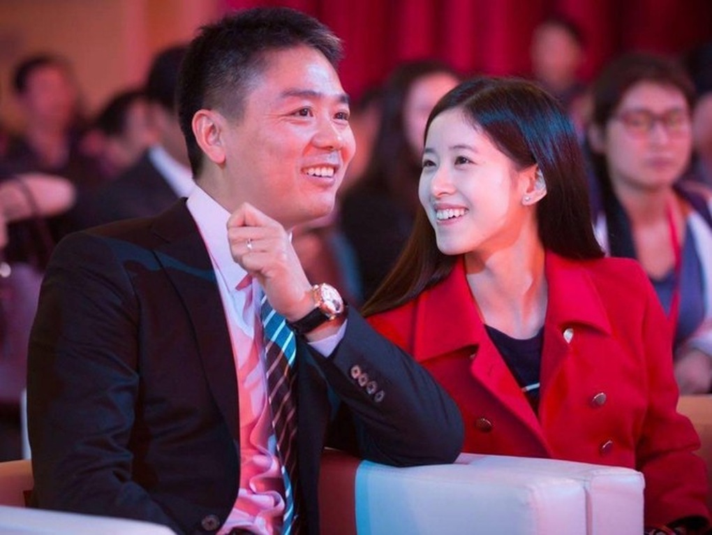 Tỷ phú Trung Quốc sụp đổ danh tiếng vì bị gài bẫy cưỡng dâm ở nước ngoài - 1 Tỷ phú Trung Quốc sụp đổ danh tiếng vì bị gài bẫy cưỡng dâm ở nước ngoài - 1