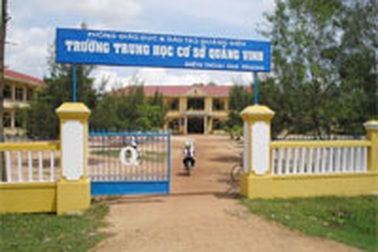 Mất chức hiệu phó vì... chống tiêu cực