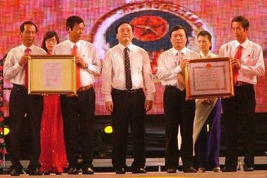 Kỷ niệm 10 năm thành lập, TP. Đồng Hới nhận Huân chương Độc lập hạng Nhì