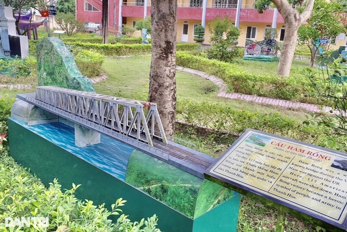 Độc đáo mô hình công viên thắng tích xứ Thanh trong khuôn viên trường học - 6 Độc đáo mô hình công viên thắng tích xứ Thanh trong khuôn viên trường học - 6