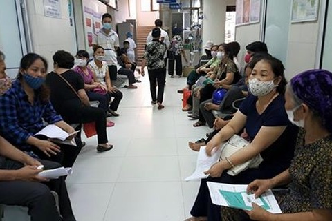 Bộ Y tế khuyến cáo người dân đeo khẩu trang khi đến nơi đông người