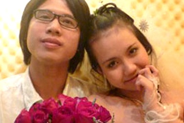 Tác giả “Về ăn cơm” bật khóc khi lần đầu nhìn con gái