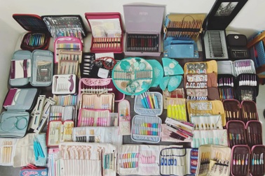 Gần 20 năm đan móc len, chàng trai Bến Tre sưu tầm được bộ kim đan "khủng"