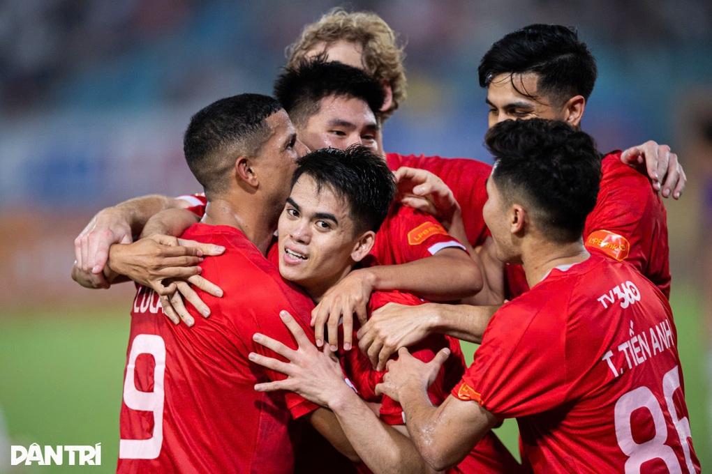 Tuan Hai ស៊ុតចូល Hanoi FC នៅតែខកចិត្តតាមស្មើ The Cong Viettel - ២ Tuấn Hải ghi bàn, Hà Nội FC vẫn hòa thất vọng trước Thể Công Viettel - 2