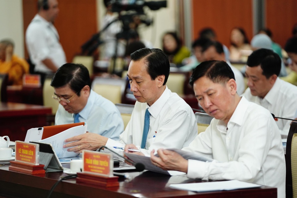 Ai giải quyết vấn đề tiếng ồn karaoke? - 4 Ai giải quyết vấn đề tiếng ồn karaoke? - 4