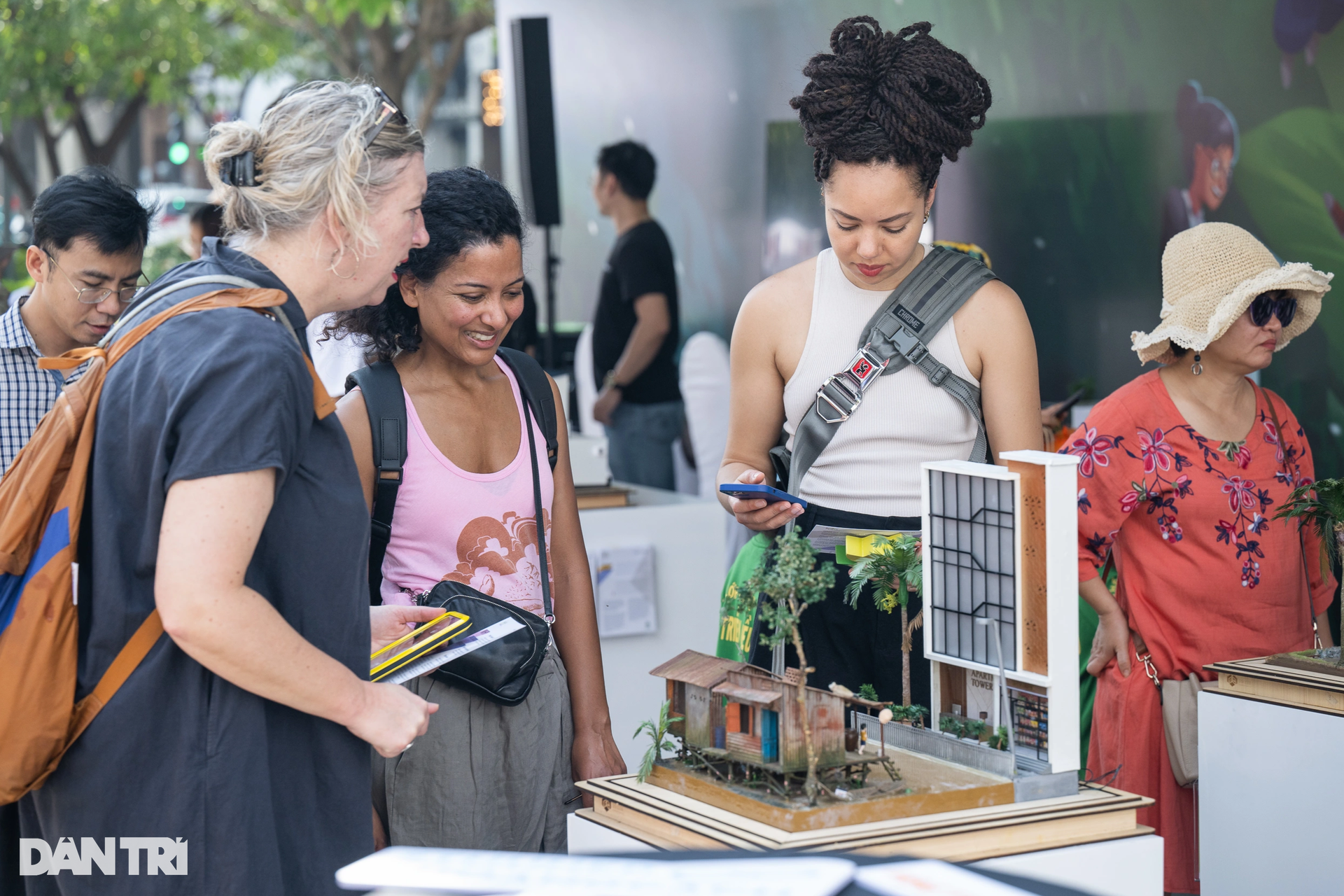 Người dân TPHCM cuồng nhiệt với Lễ hội âm nhạc BridgeFest 2023 - 8 Người dân TPHCM cuồng nhiệt với Lễ hội âm nhạc BridgeFest 2023 - 8