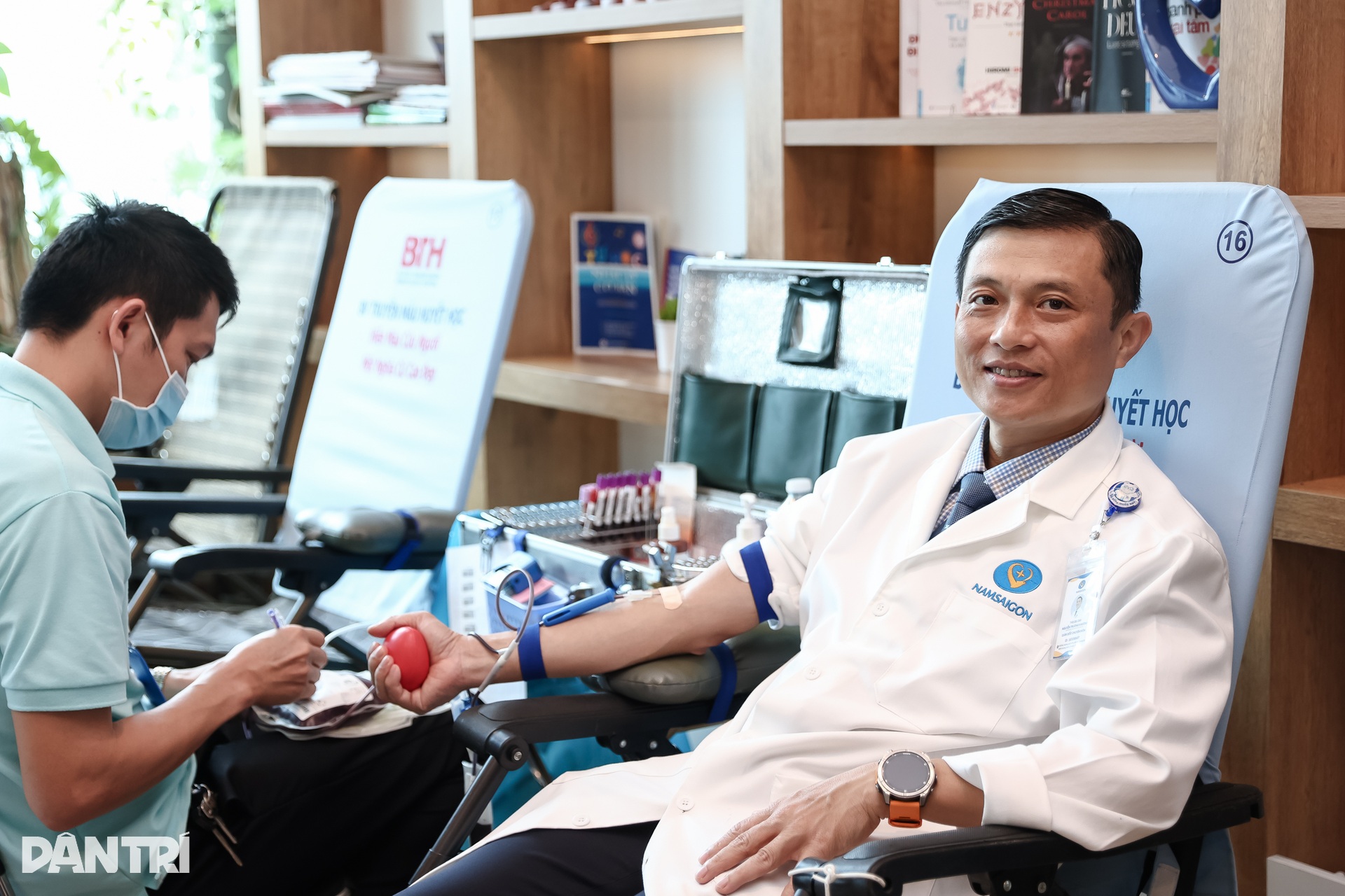 Lan tỏa yêu thương qua hoạt động hiến máu nhân đạo - 6