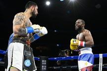 Võ sĩ ẩu đả với Floyd Mayweather nhận án phạt nặng