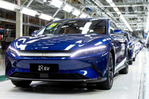 Cơn sốt xe điện tại Trung Quốc và cú sốc của các "ông hoàng" xe hơi