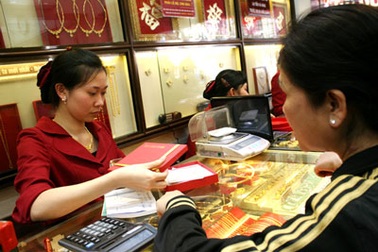 Vàng dao động quanh mốc 44 triệu đồng/lượng