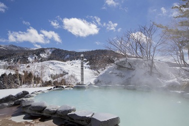 Những onsen gần Tokyo đẹp như cổ tích trong tuyết trắng mùa đông
