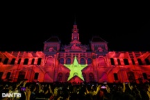 Tòa nhà UBND TPHCM lung linh trong đêm trình diễn 3D mapping quốc tế