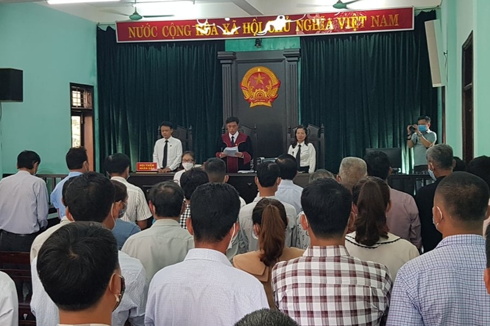 Tòa triệu tập hơn 120 người tới phiên xử nguyên Trưởng phòng NNPTNT - 1 Tòa triệu tập hơn 120 người tới phiên xử nguyên Trưởng phòng NNPTNT - 1