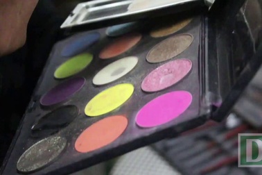 Người mẫu chuyển giới trước giờ lên sân khấu