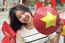 Du học sinh chi chục triệu đồng về quê xem diễu binh 30/4