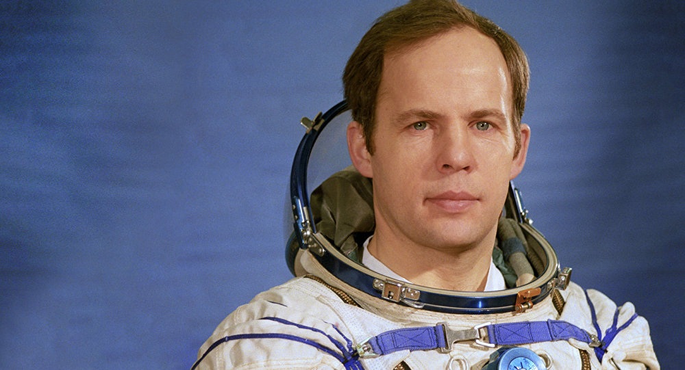 Phi hành gia người Nga Anatoly Solovyev đang giữ kỷ lục với 16 lần đi bộ ra ngoài không gian (Ảnh: Twitter).