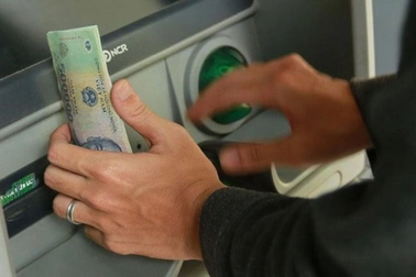 Mua bán hàng, người đàn ông chuyển khoản nhầm 250 triệu đồng