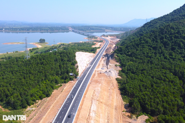 Thông xe cao tốc nối Thanh Hóa - Nghệ An, không ít người nhầm lối ra