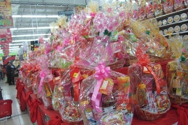 Tuồn hàng giả, hết date vào giỏ quà Tết 