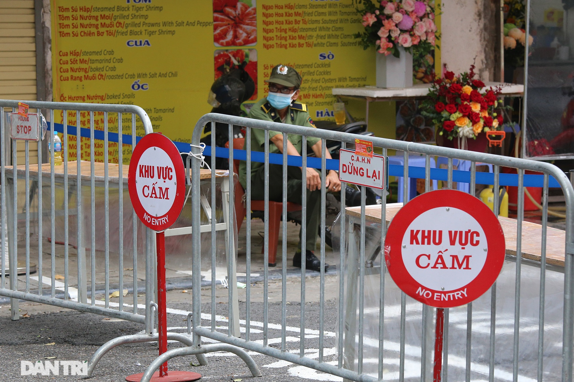 Mới lạ cảnh mua bán bằng ám hiệu ngón tay ở chợ nhà giàu phố cổ Hà Nội - 11 Mới lạ cảnh mua bán bằng ám hiệu ngón tay ở chợ nhà giàu phố cổ Hà Nội - 11