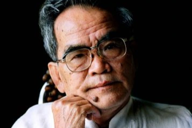 Nhà văn Hoàng Phủ Ngọc Tường qua đời ở tuổi 86 sau thời gian bệnh nặng