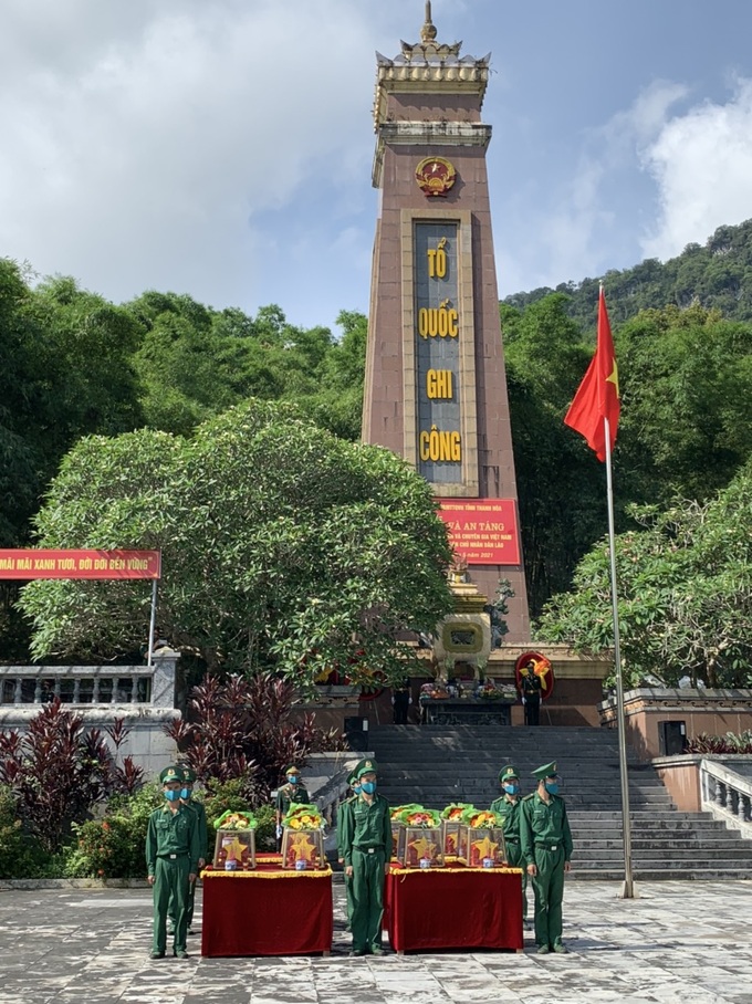 Thanh Hóa: Truy điệu, an táng 15 hài cốt liệt sĩ - Ảnh 1. Thanh Hóa: Truy điệu, an táng 15 hài cốt liệt sĩ - Ảnh 1.