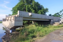 Cầu 19 tỷ đồng "đắp chiếu": Duyệt giá bồi thường đất 100.000 đồng/m2